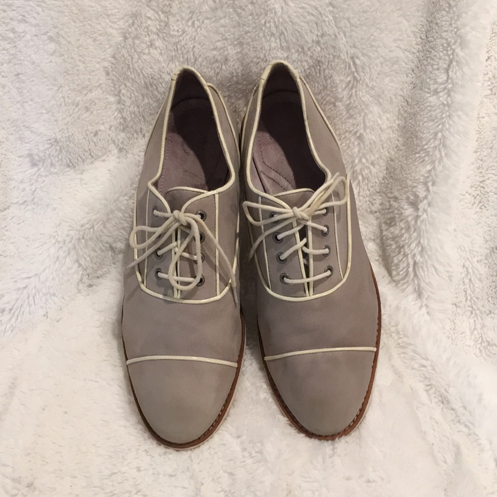 Johnston & Murphy Women’s Oxfords